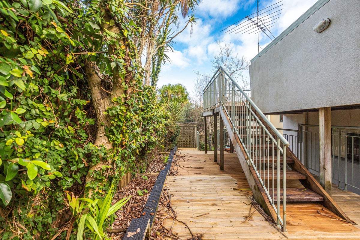 20 Bush View Lane, Northcote, North Shore City - Carousel 2