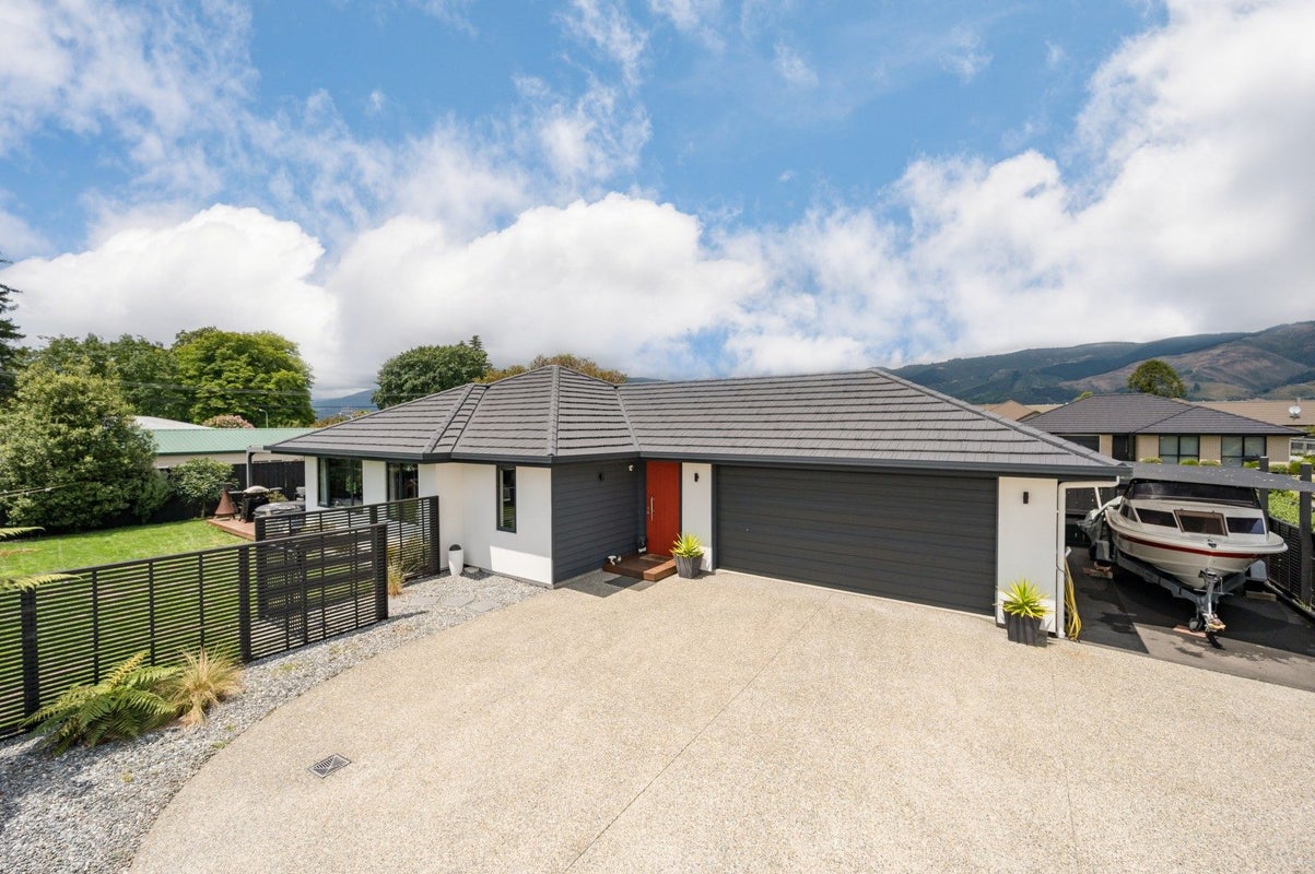 7 Malone CRES, Tasman - Carousel 22
