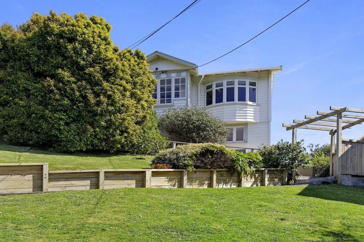22 Waikato Street, Island Bay, Wellington - Carousel 2