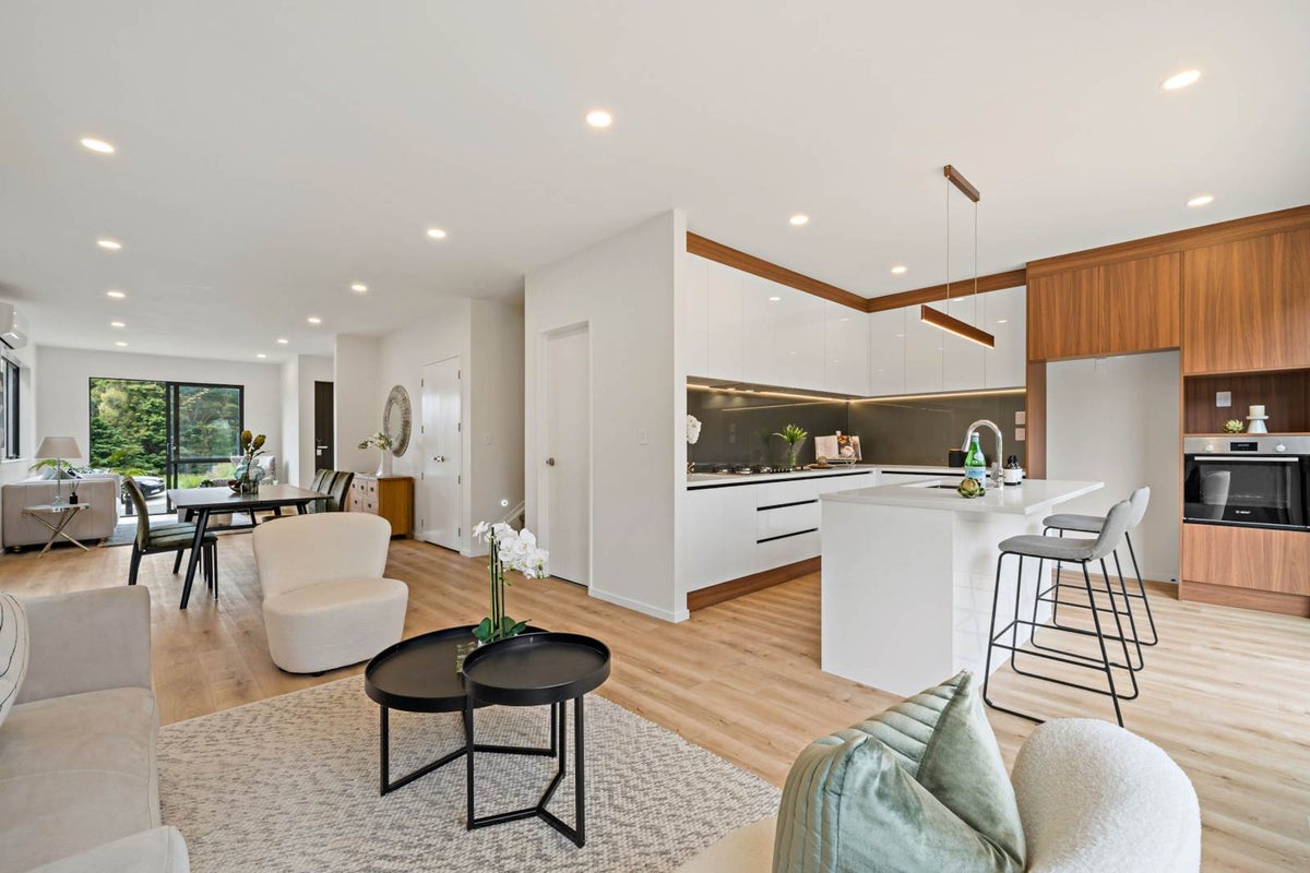 5 Pumau Place, Flat Bush, Auckland - Carousel 2