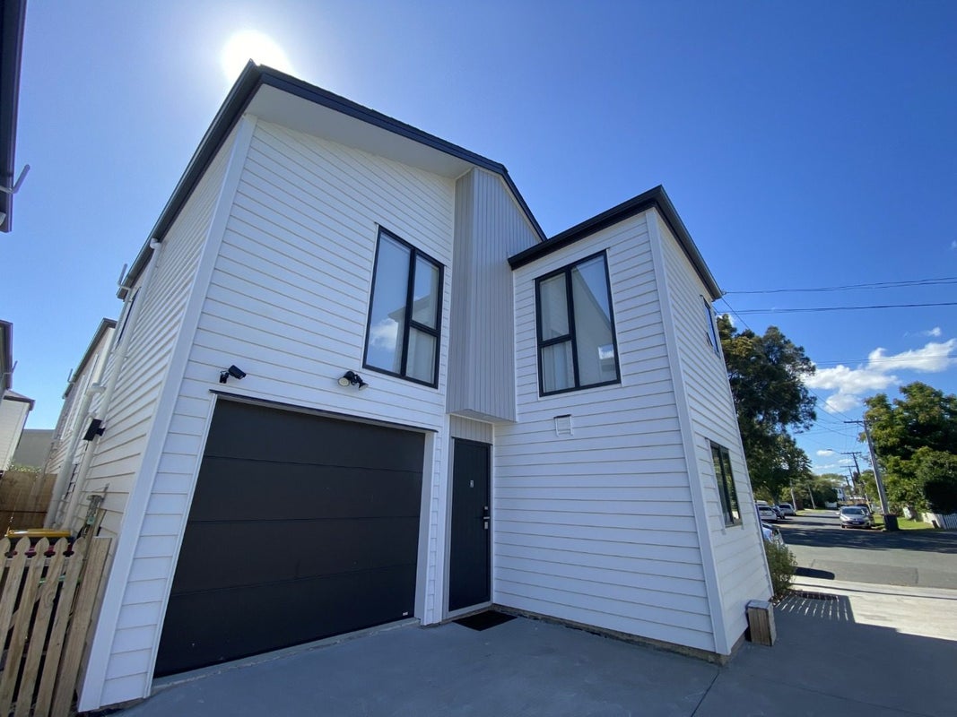 2 Seaside Place, Pakuranga, Auckland - Carousel 1