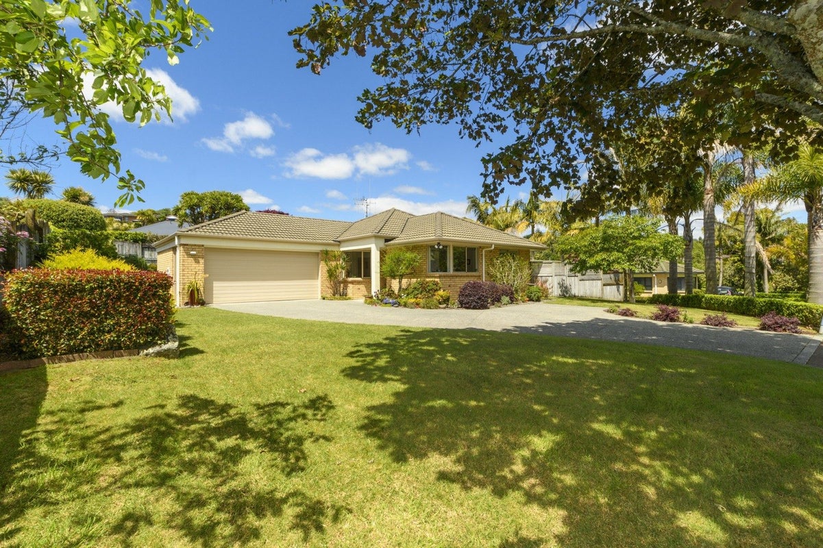 7 Goodrich Close, Bethlehem, Tauranga - Carousel 1