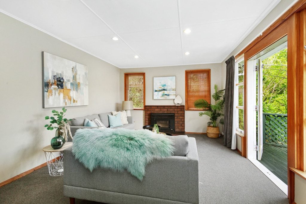 19 Morrison Grove, Stokes Valley, Lower Hutt - Carousel 1