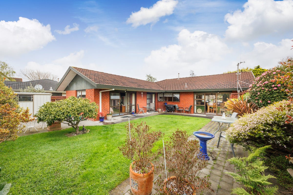 135 Amberley Avenue, Highbury, Palmerston North - Carousel 2