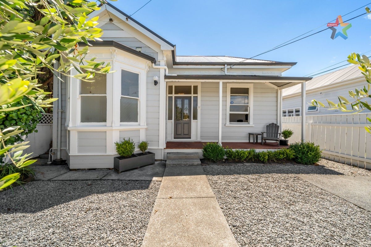 17A Manchester Street, Petone, Lower Hutt - Carousel 1