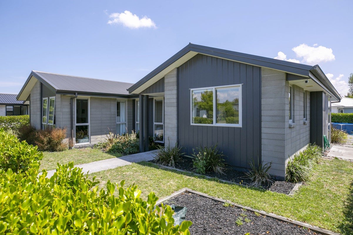 20 Bastille Court, Rangatira Park, Taupo - Carousel 1