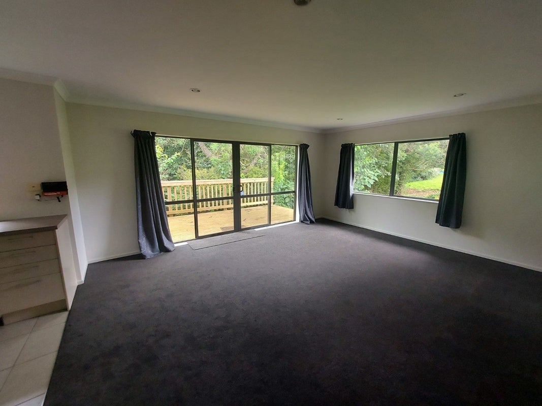 18 Cole Terrace, Kamo, Whangarei - Carousel 2