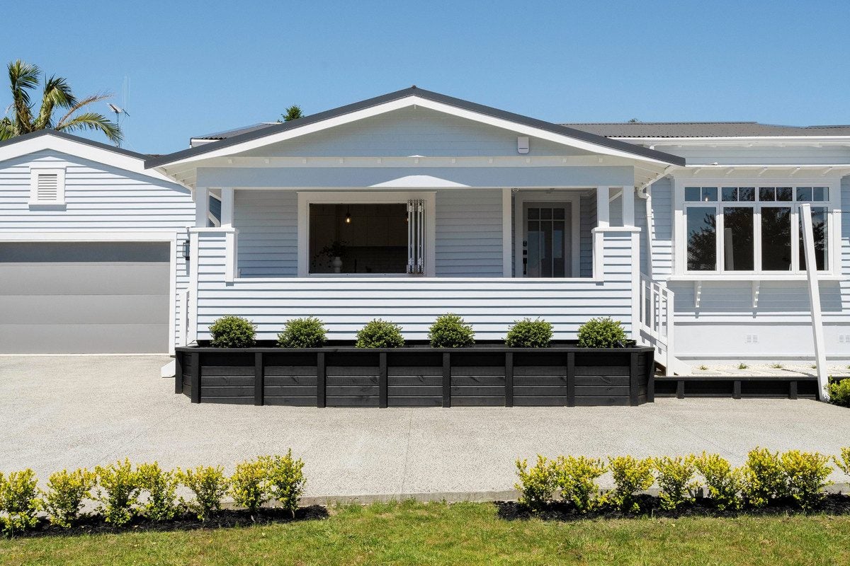 54 EATON CRESCENT, Matua, Matua  - Carousel 2