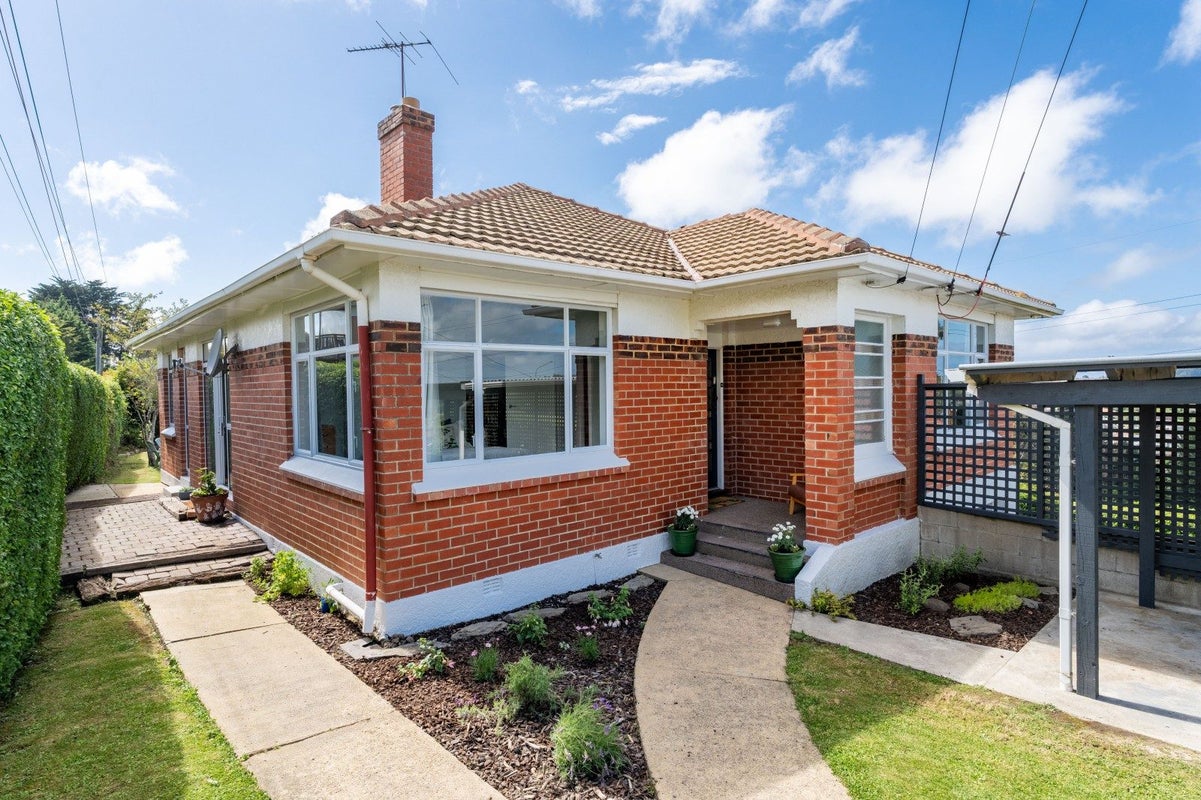 127 Mornington Road, Kenmure, Dunedin - Carousel 1
