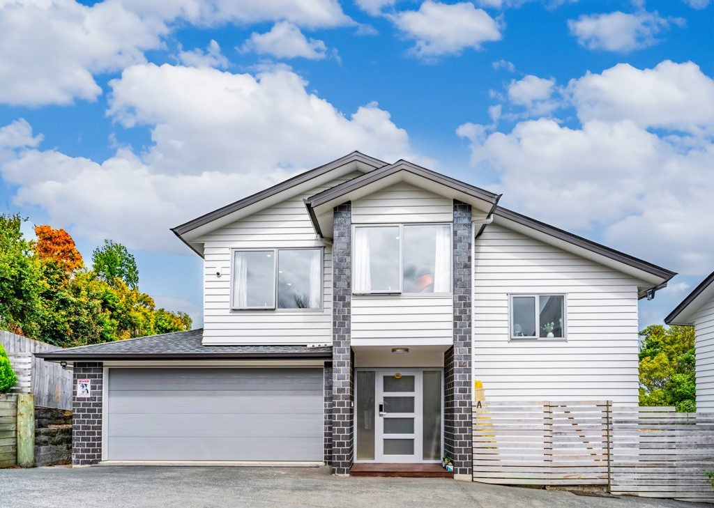 49A Commodore Drive, Lynfield, Auckland - Carousel 1
