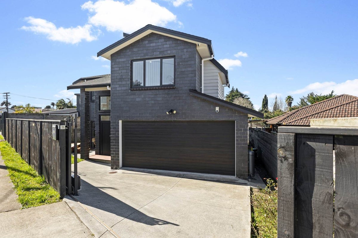 4 Hillside Road, Papatoetoe, Manukau City, Auckland - Carousel 1