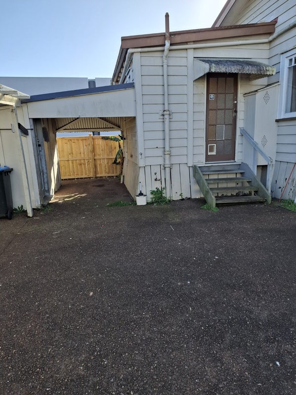 693 Mount Albert Road, Royal Oak, Auckland - Carousel 23