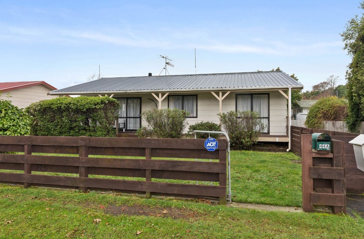 44A Aquarius Drive, Kawaha Point, Rotorua - Carousel 1