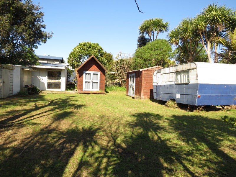 45 Blakes Approach, Mahia - Carousel 1