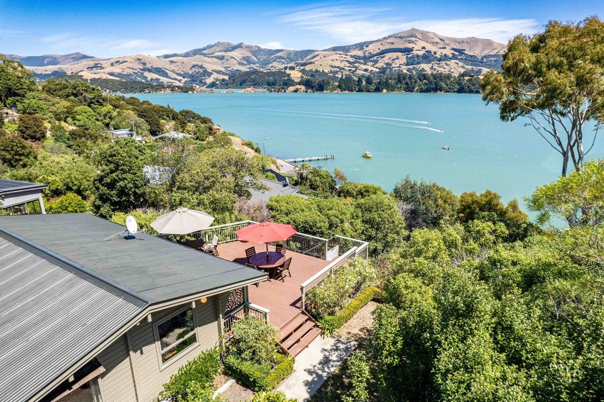 8 Bayview Crescent, Duvauchelle, Duvauchelle - Carousel 1