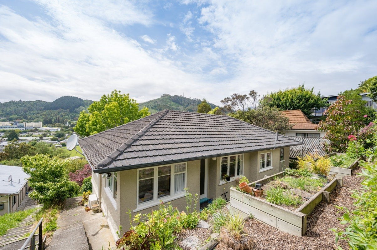 27 Jenner Road, Toi Toi, Nelson - Carousel 1