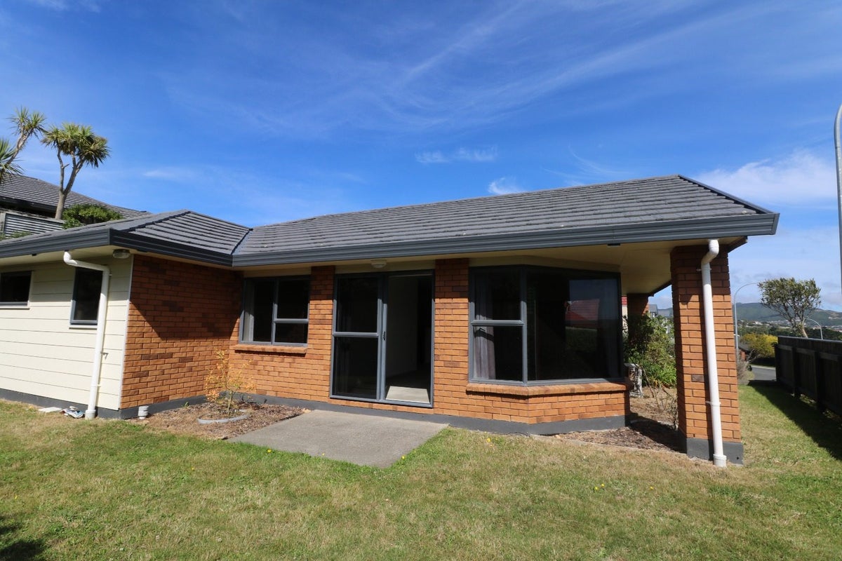 10 Pigeonwood Lane, Woodridge, Wellington - Carousel 1