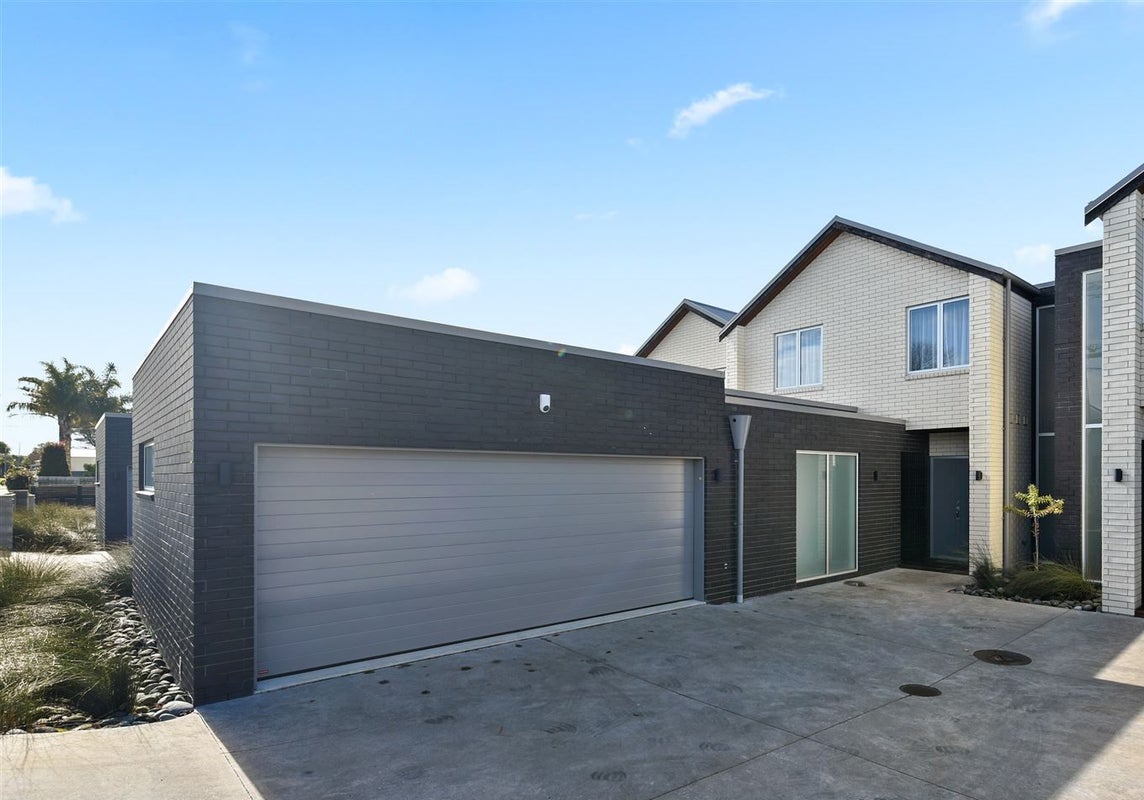 2/58 Herbert Road, Queenwood, Hamilton - Carousel 1