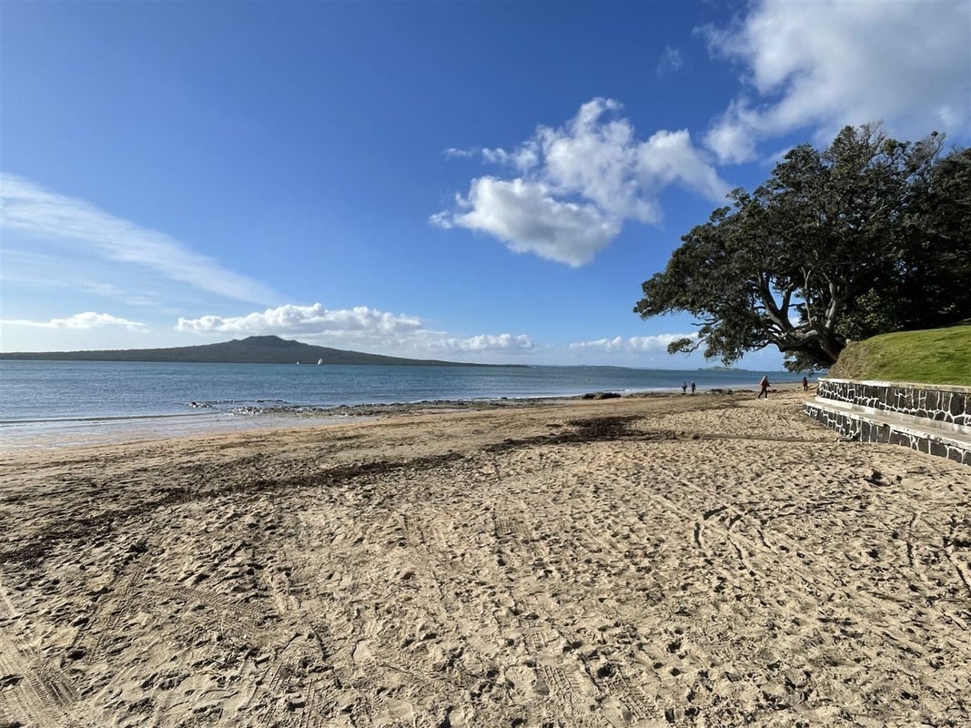 52 Old Lake road, Belmont, North Shore City, Auckland - Carousel 10