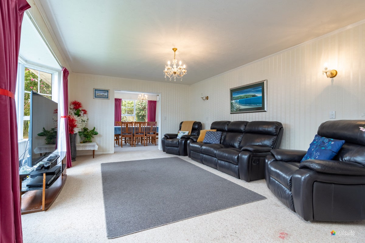 11 Boothby Grove, Fairfield, Lower Hutt - Carousel 2