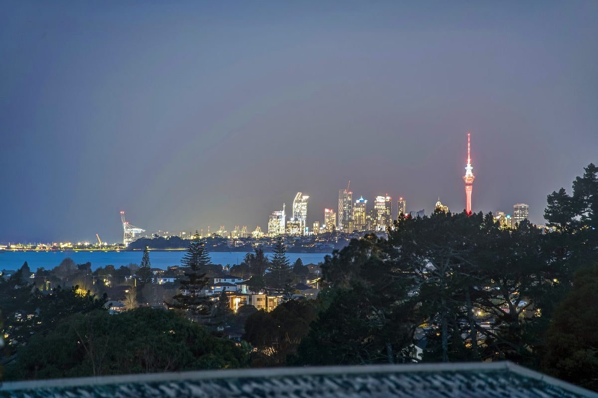 247A Royal Road, Massey, Auckland - Carousel 1