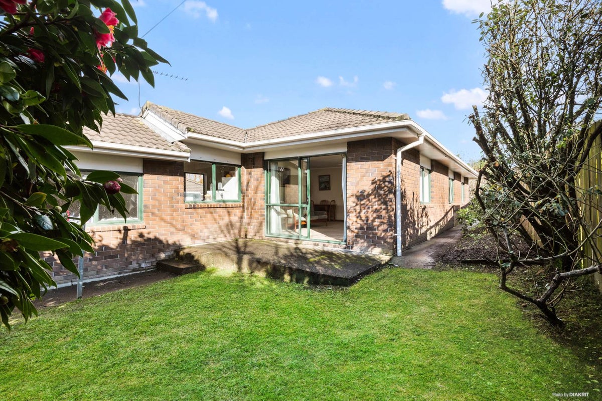 5/4 Parker Avenue, New Lynn, Auckland - Carousel 2