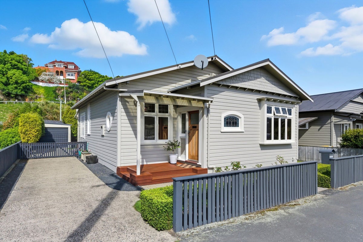 11 Magdala Street, Tainui, Dunedin - Carousel 1