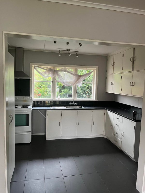 3/1068 Fergusson Drive, Clouston Park, Upper Hutt - Carousel 2