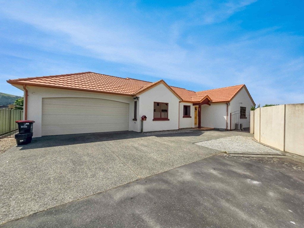 40A Kensington Drive, Taradale, Napier - Carousel 1