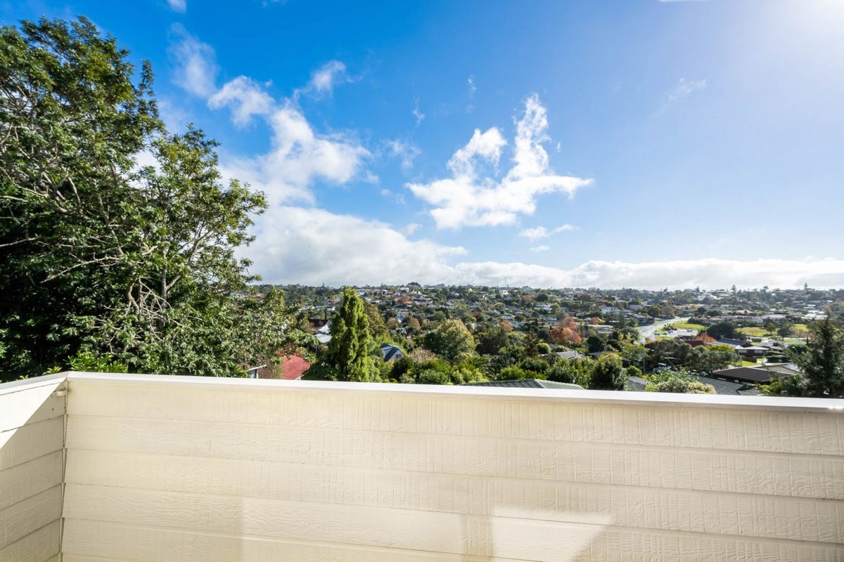 2/29 Oaktree Avenue, Browns Bay, Auckland - Carousel 21