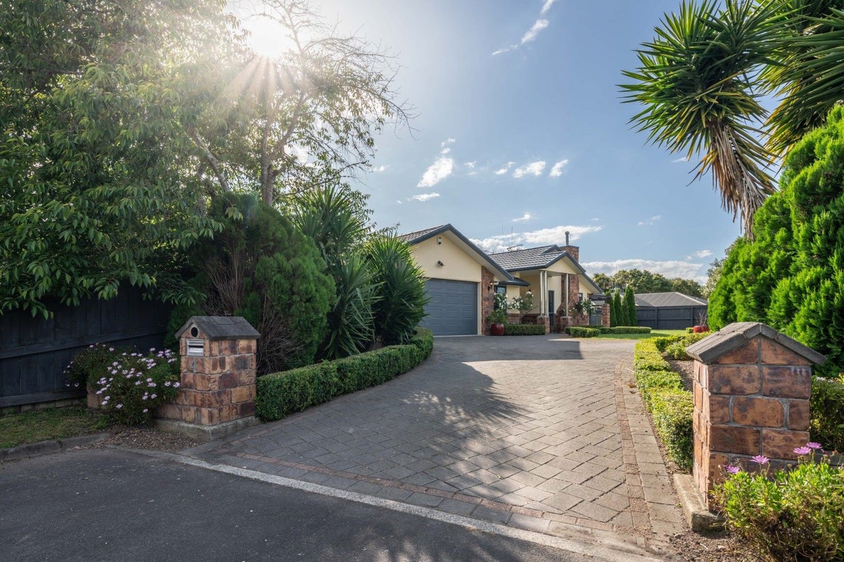4 Kingsbury Court, Rototuna North, Hamilton - Carousel 2