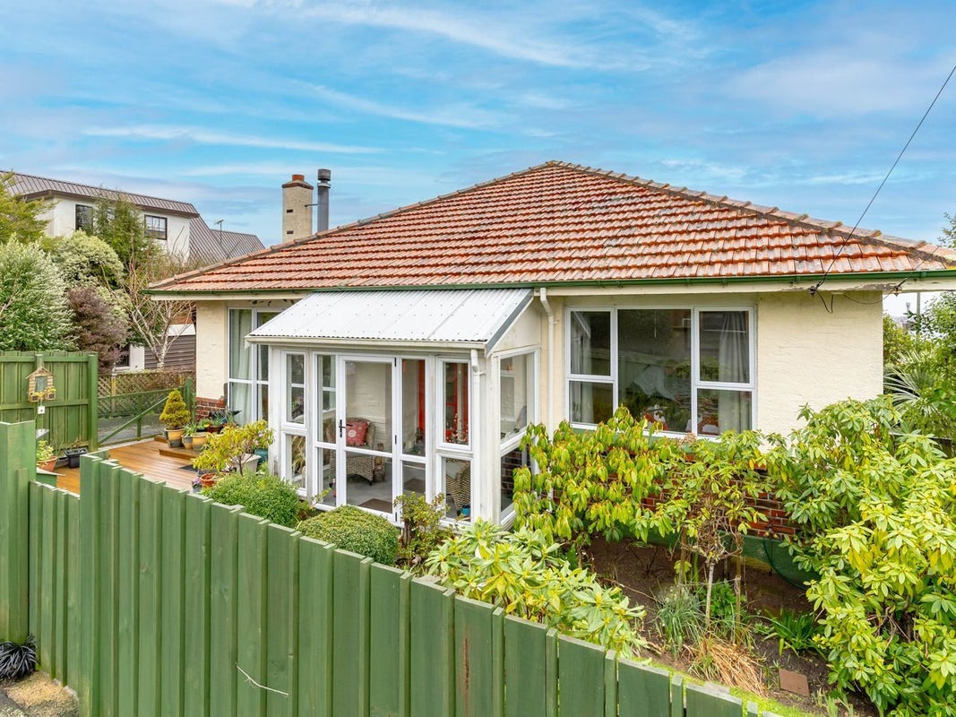102 Preston Crescent, Belleknowes, Dunedin - Carousel 1