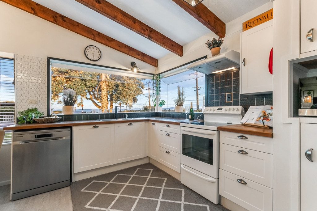 22 Stanmore Bay Road, Stanmore Bay, Whangaparaoa - Carousel 1