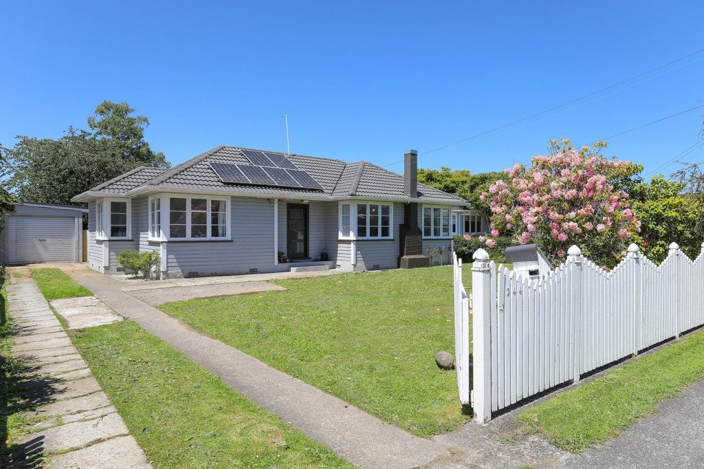 244 Malfroy Road, Utuhina, Rotorua - Carousel 1