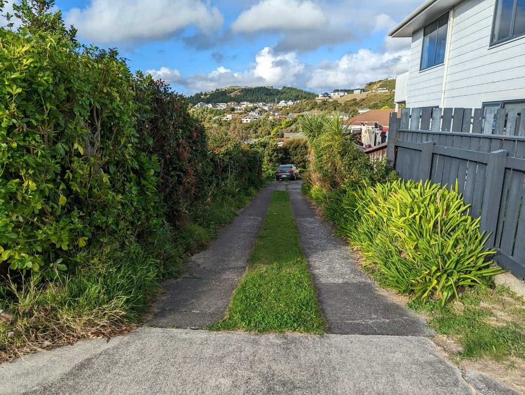 9 Exploration Way, Whitby, Porirua - Carousel 20