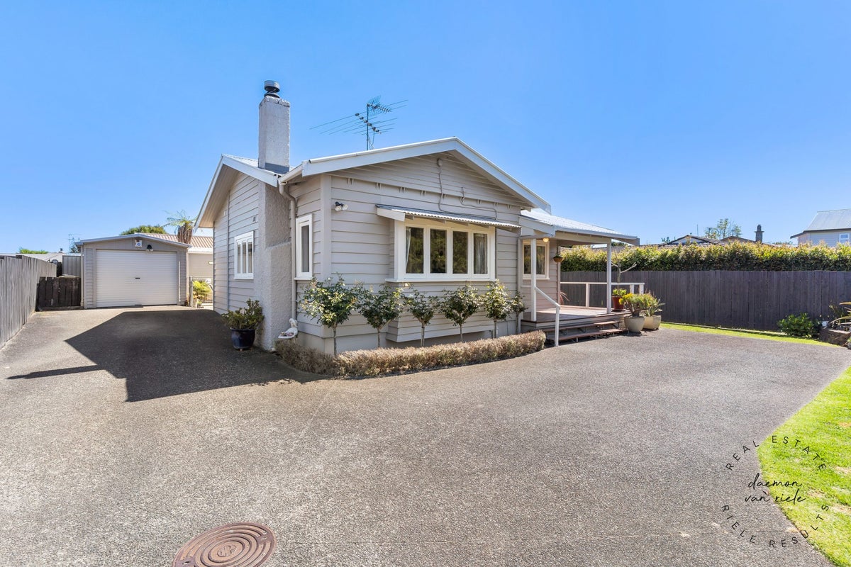 1/58 Jellicoe Road, Manurewa, Auckland - Carousel 1