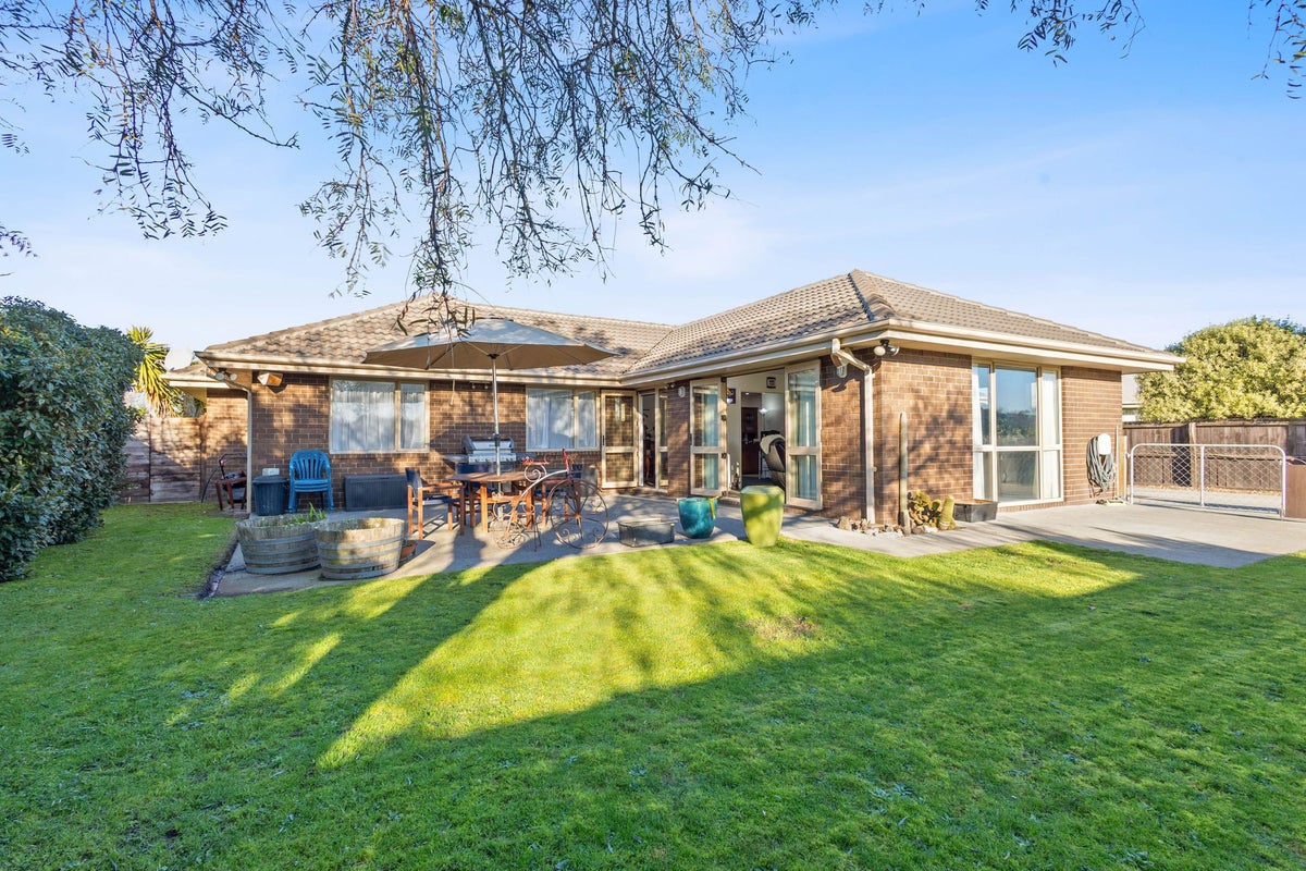 19 Springs Road, Hornby, Christchurch - Carousel 17