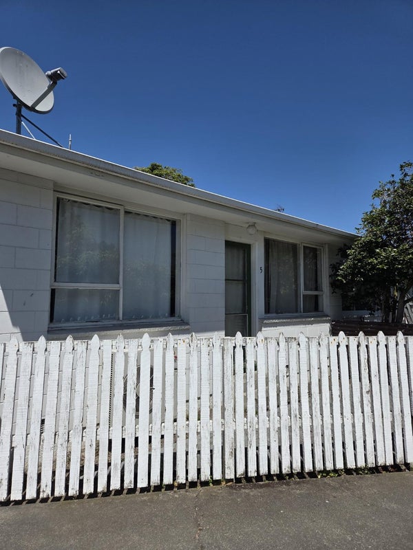 5/556 Barbadoes Street, Edgeware, Christchurch - Carousel 1