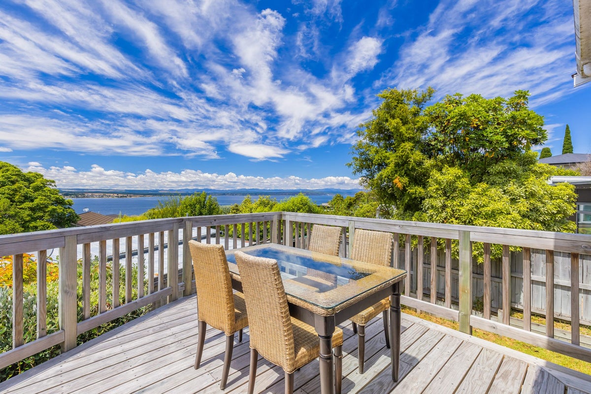 1/17 Besley Place, Acacia Bay, Taupo - Carousel 2