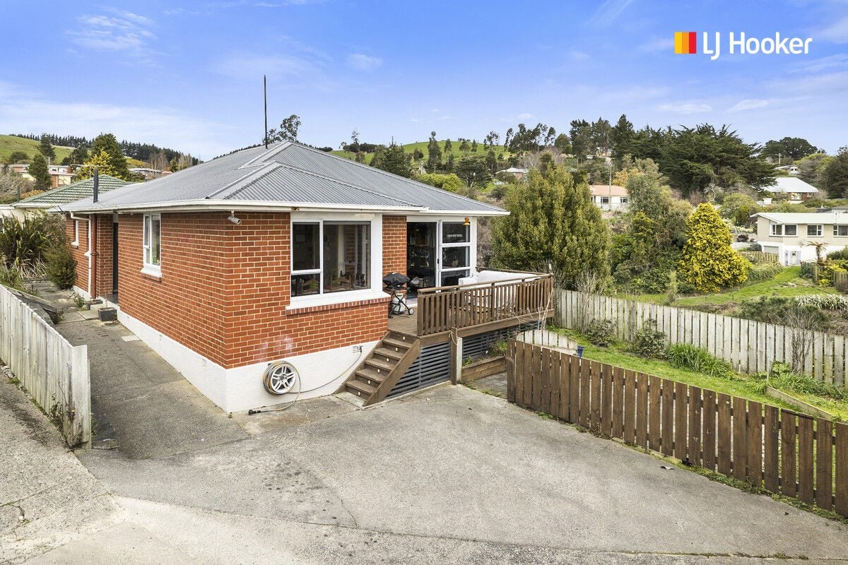 2 Koremata Street, Green Island, Dunedin - Carousel 1