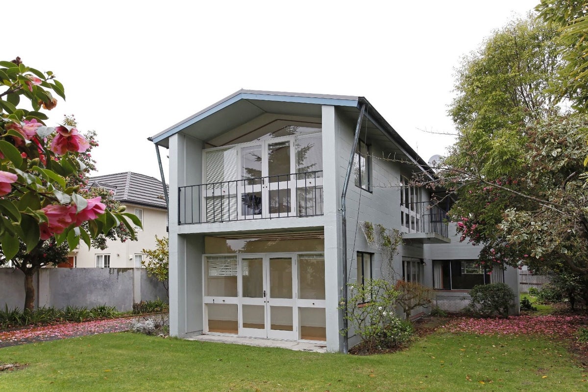 1/28 Glandovey Road, Fendalton, Christchurch - Carousel 1