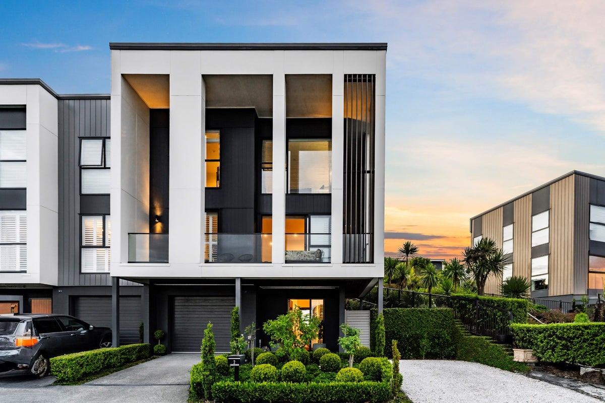 2 Lapilli Lane, Stonefields, Auckland  - Carousel 2