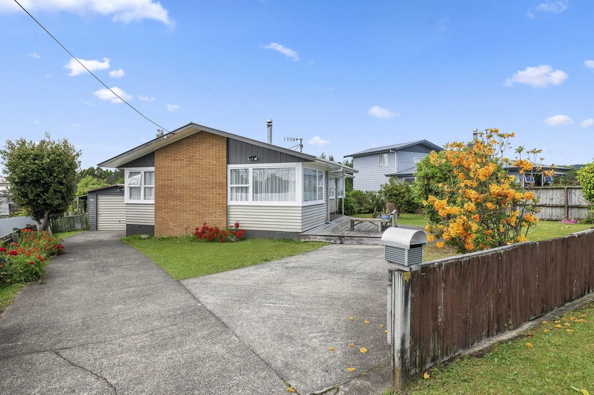 77 Lisa Crescent, Mangakakahi, Rotorua - Carousel 1