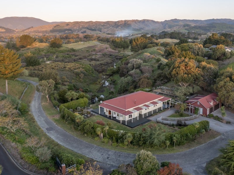 28 Flaxmere Street, Waikanae Beach, Waikanae - Carousel 1