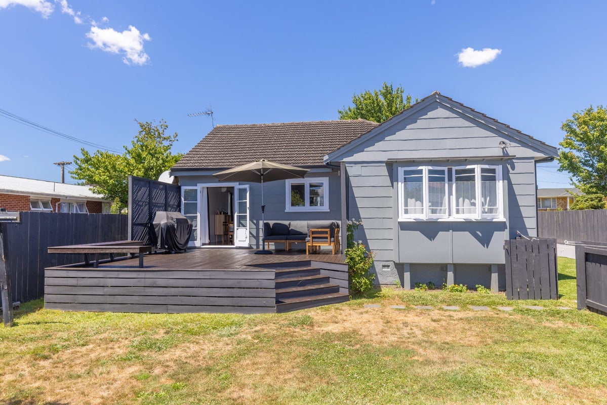 52 Storey Avenue, Forest Lake, Hamilton - Carousel 2