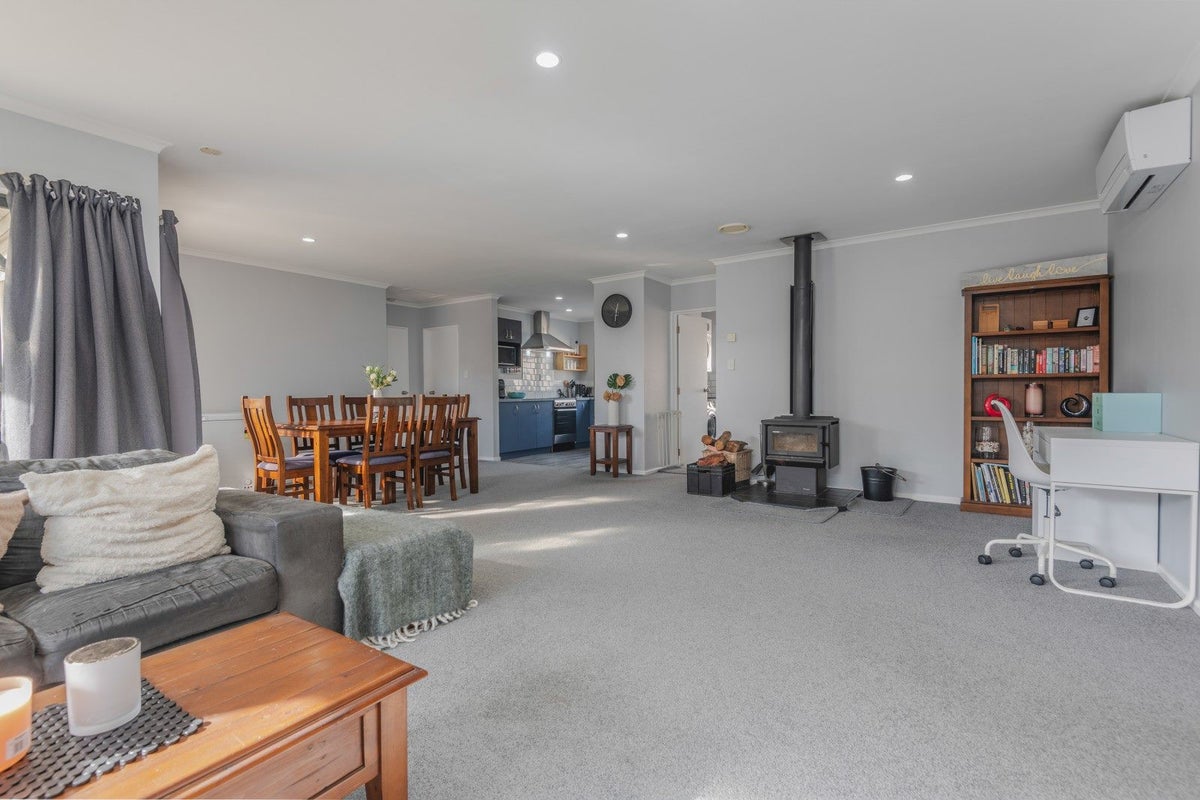 19 Moore Street, West End, Palmerston North - Carousel 2