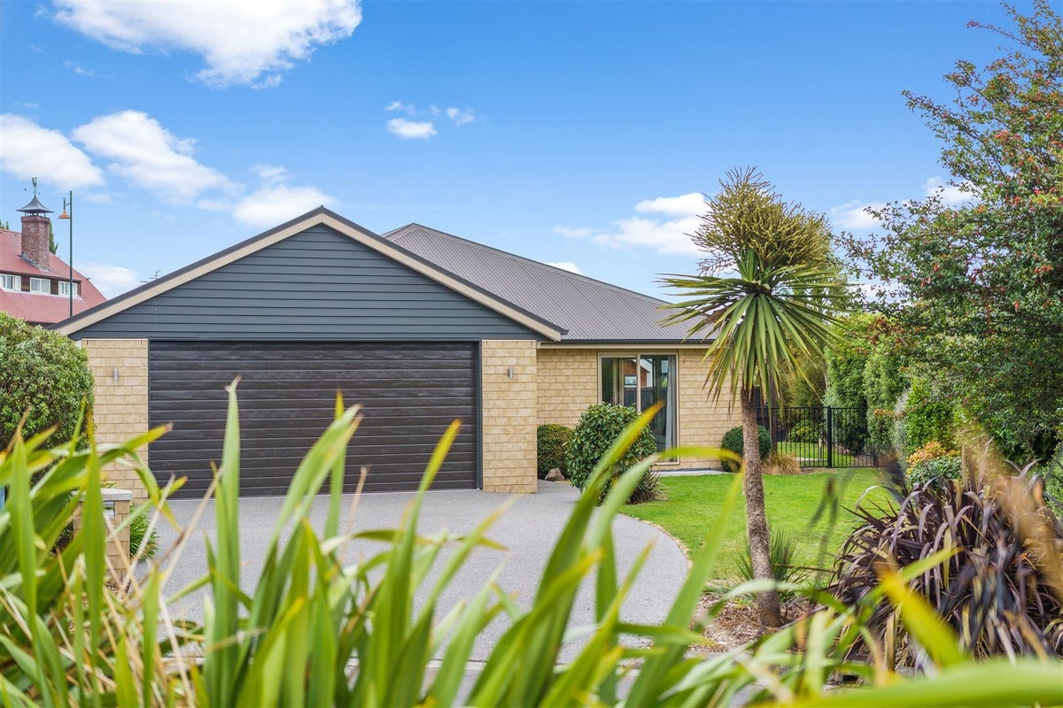 59 Limes Avenue, Parklands, Christchurch - Carousel 1