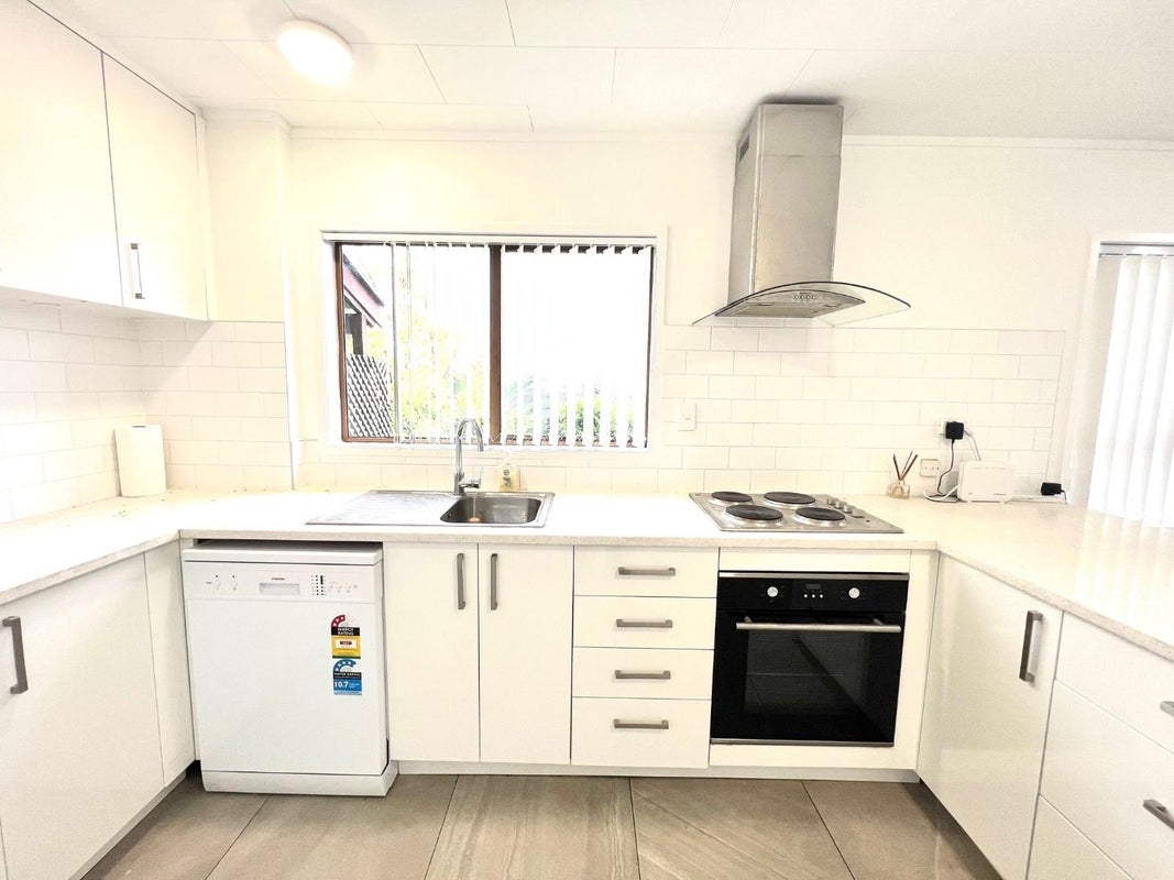 4/46 Seabrook Avenue, New Lynn, Auckland - Carousel 2