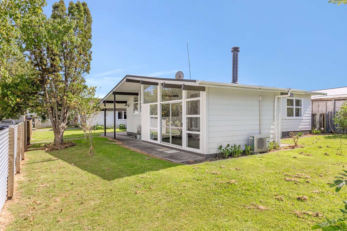 1 Donna Street, Outer Kaiti, Gisborne - Carousel 1