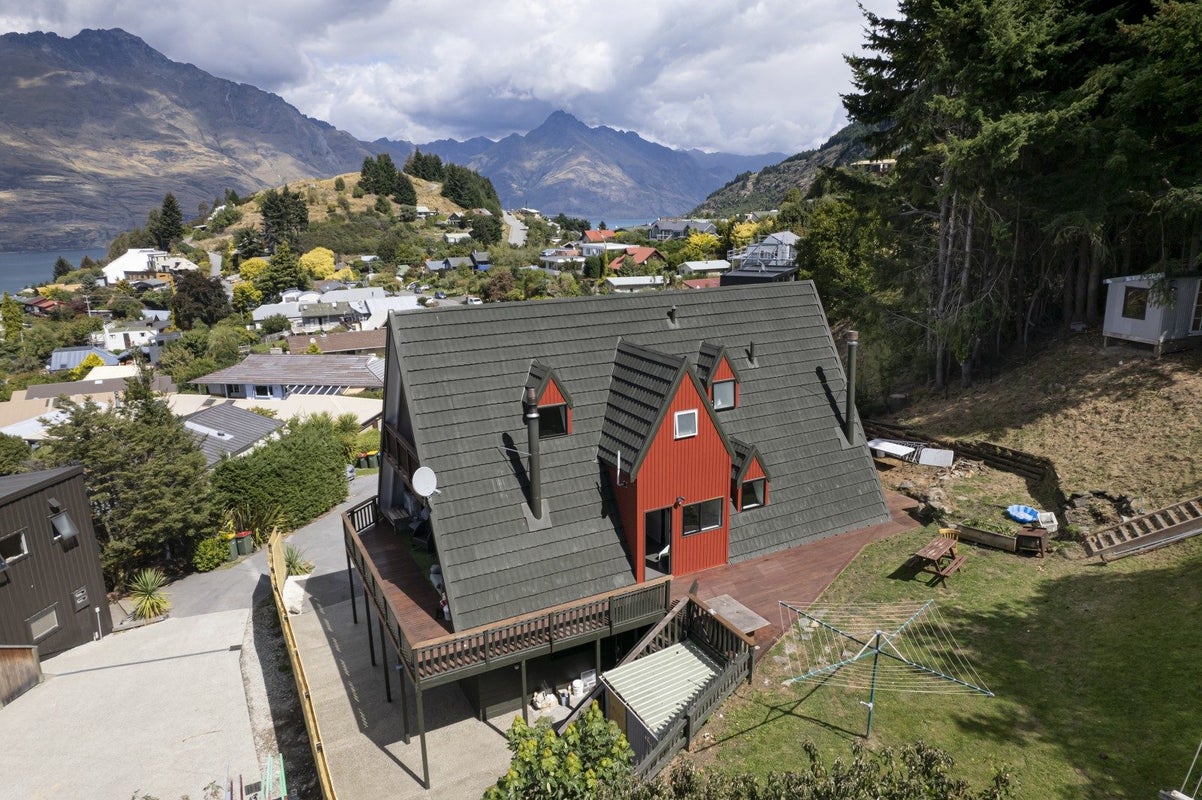 40 Avalon Crescent, Fernhill, Queenstown - Carousel 2